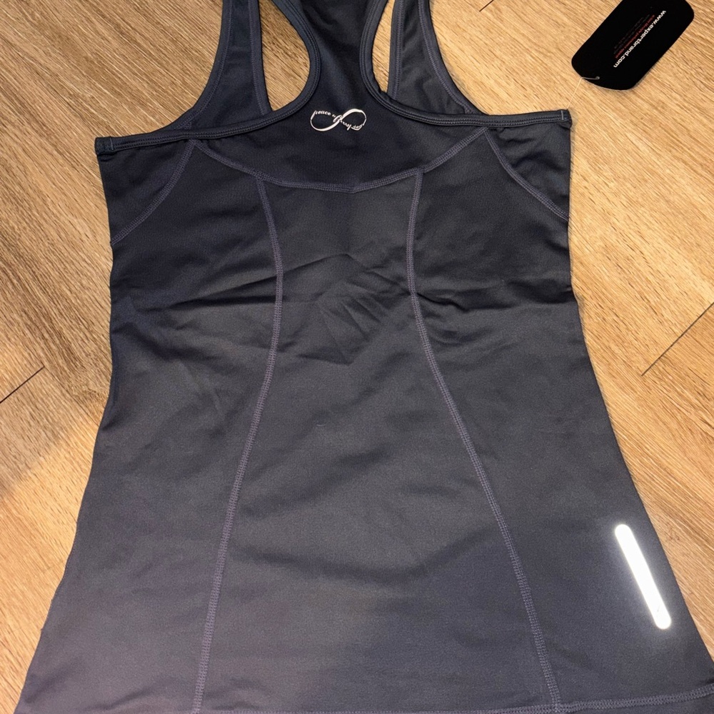 Women’s Expert Performance brand racer back gray tank NWT small